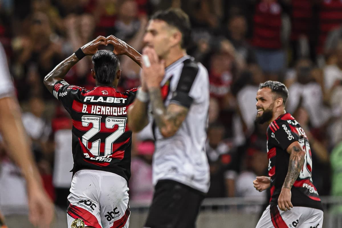 Vídeo: Flamengo bate Vasco no Maracanã por 2 x 0. Veja os gols